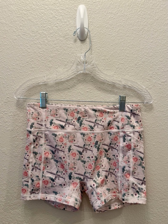 Source Unknown Pants - Floral & Rifle Print Women’s Workout Shorts – Size Medium